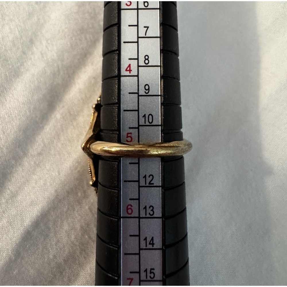 Vintage 1976 Avon Kensington Ring Gold Tone Size Small 4.5-5 Victorian Style - Picture 5 of 5